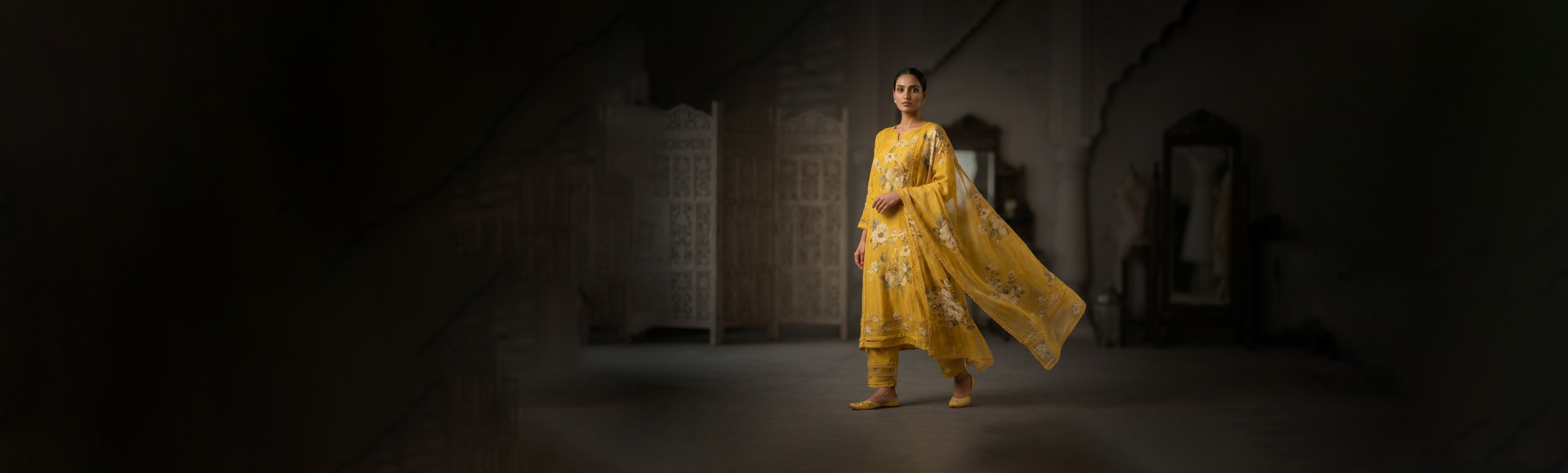 web_Luxury in Every Thread